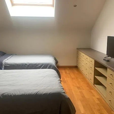 8 Pour 20 Personnes * שרלרואה