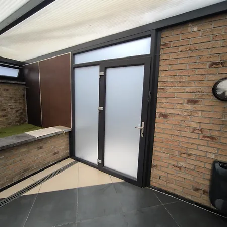 8 Pour 20 Personnes וילה שרלרואה